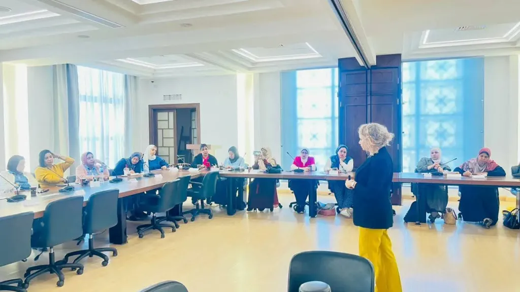 غرفة الإسكندرية  تستعرض متطلبات سوق العمل الحديثة وكيفية  تطوير الذات