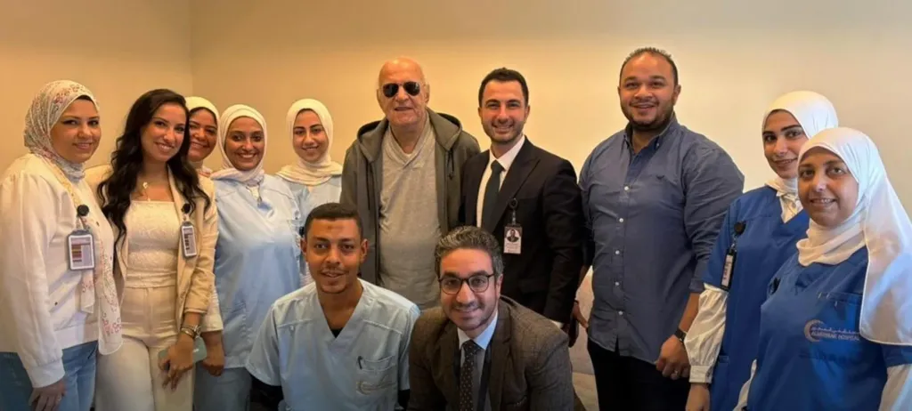 الصور الأولى للموسيقار عمر خيرت بعد تعافيه وخروجه من المستشفى