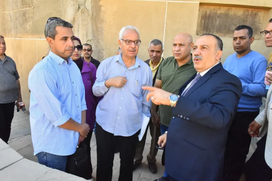 محافظ أسيوط يتفقد قنطرة المجذوب الأثرية ويصدر توجيهات فورية بترميم نقوشها ورفع كفاءتها