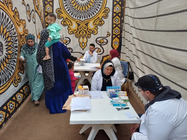 ”جامعة بنها وحياة كريمة.. قوافل انت الحياة تصل الجلاتمة وتقدم الرعاية لـ212 مواطن مجاناً”