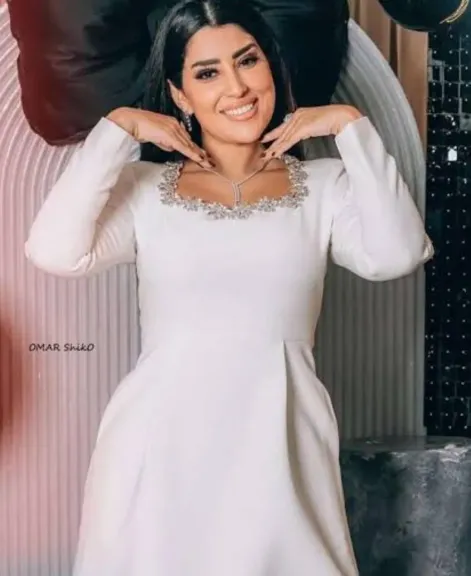 على طريقة الزعيم عادل امام :إيتن عامر تحتفل بعيد ميلادها.. مش أنا عيد ميلادى النهاردة