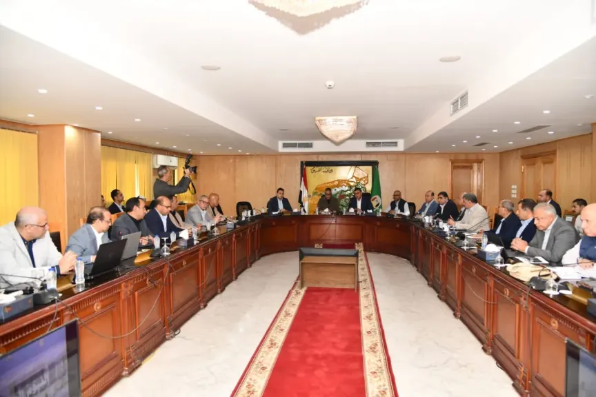 وزير الإسكان ومحافظ الفيوم يتابعان الموقف التنفيذي لمشروعات ”حياة كريمة” ومنظومة مياه الشرب والصرف الصحي