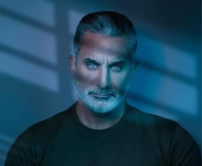 باسم يوسف يوضح موقفه: الحلقة عن علاقة بعض الكنائس.. تفاصيل