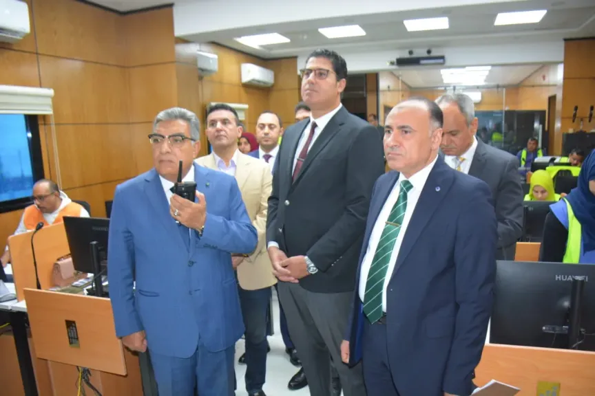 محافظ الدقهلية يتفقد سير العمل باللجان الانتخابية عبر الشبكة الوطنية للطوارئ والسلامة