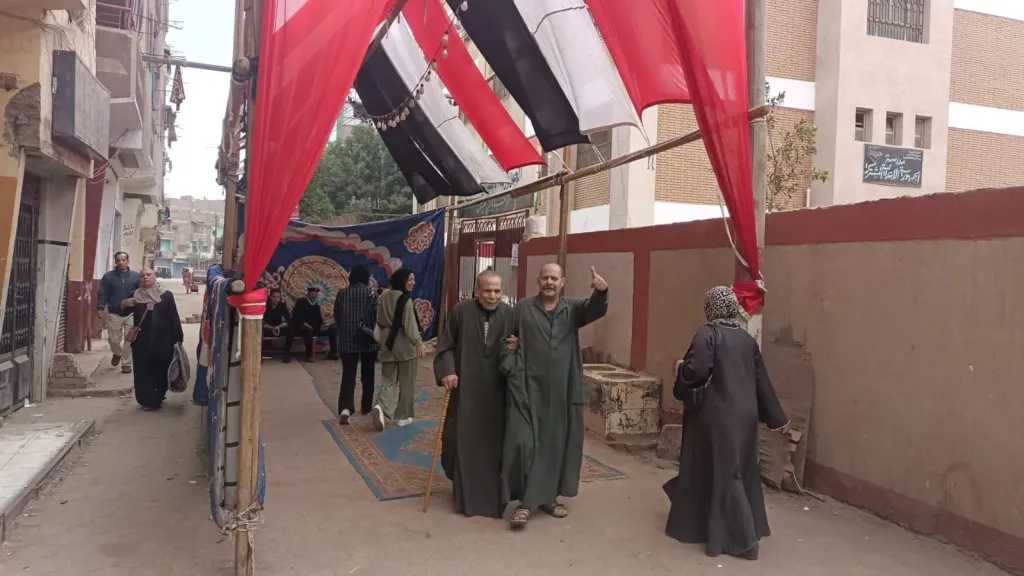 شبين القناطر تواصل ملحمة المشاركة الوطنية في اليوم الأول لانتخابات مجلس النواب