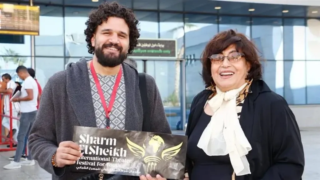 وصول سهير المرشدي إلى شرم الشيخ لرئاسة لجنة تحكيم العروض الكبرى في الدورة العاشرة للمهرجان