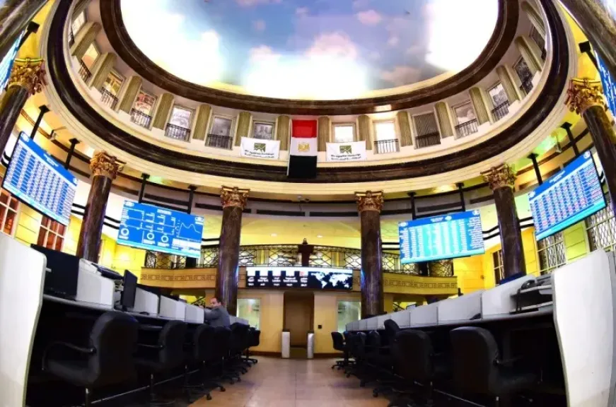«EGX30» يتراجع هامشيًا في منتصف التعاملات