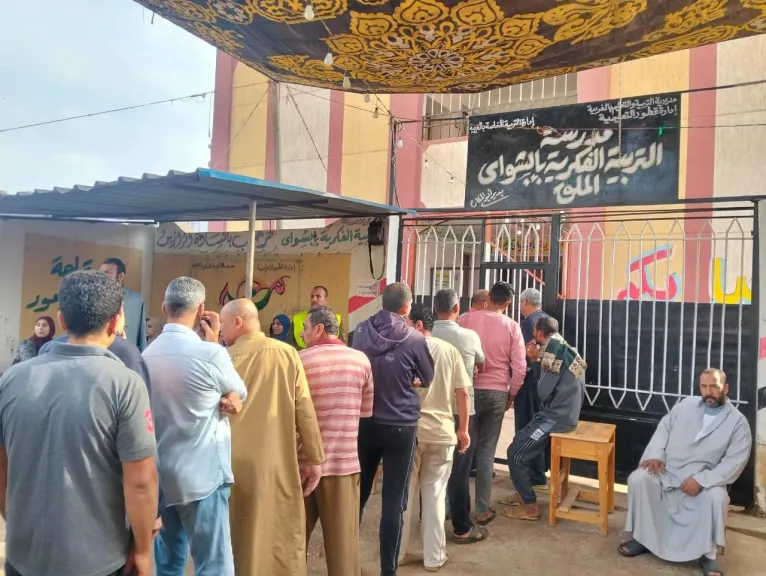 محافظ الغربية يتابع توافد الناخبين على مدار الساعة ويدعو المواطنين للمشاركة في انتخابات مجلس النواب