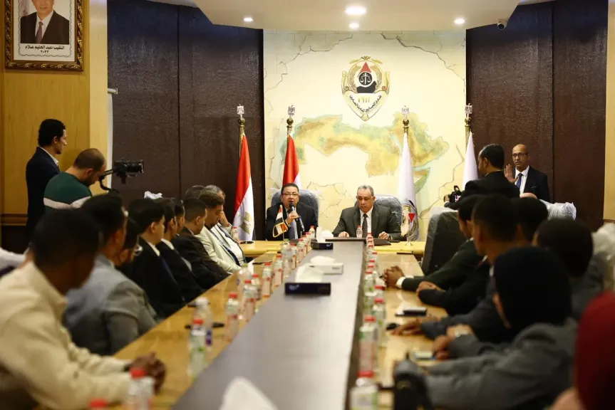 علام يشيد بطلاب حقوق أسيوط ويؤكد: تطوير التدريب القانوني أولوية للنقابة
