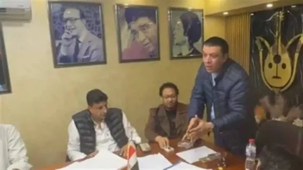 ” مخالفات  إيقاف وشكاوى ” موجة من الخلافات الحادة تضع مصطفى كامل في مواجهة أعضاء مجلسه الحالي والسابق