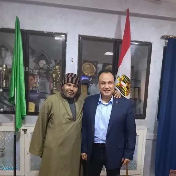 وكيل وزارة الشباب والرياضة بالفيوم يستقبل مواطنًا لبحث التحديات وتذليل العقبات