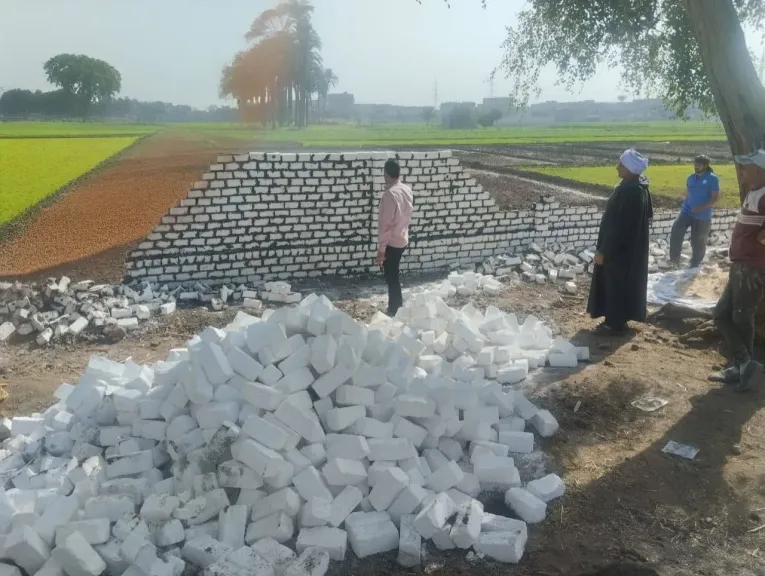 محافظ أسيوط: استرداد 135 فدان و1549 متر مربع خلال حملات إزالة 16 حالة تعد بالمرحلة الثالثة من الموجة 27