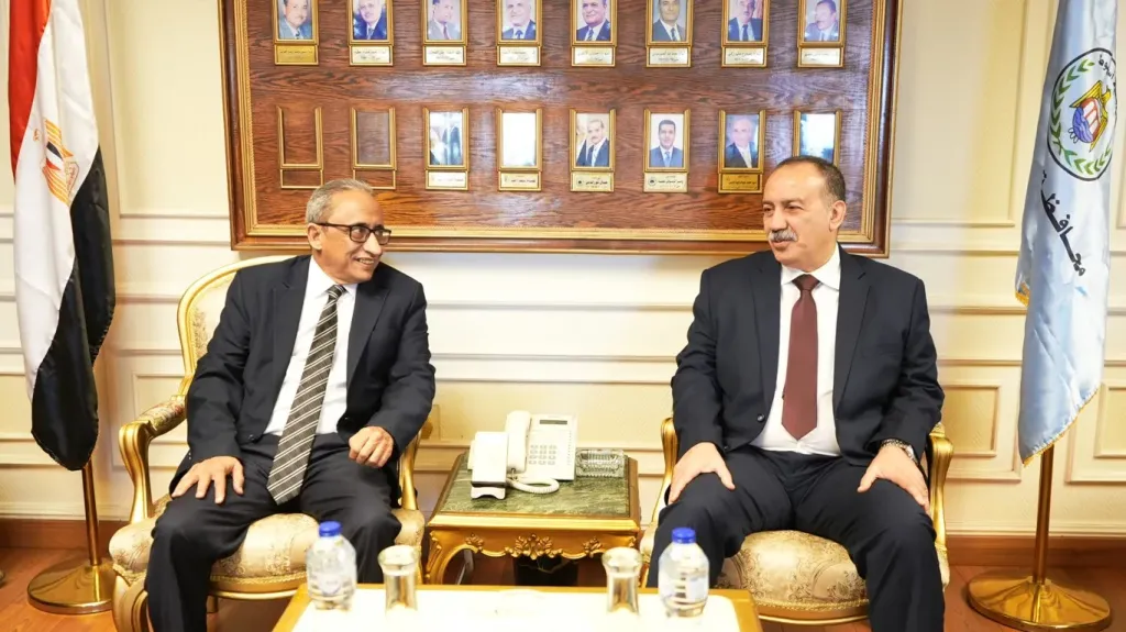 محافظ أسيوط يستقبل الأمين العام لمجلس الوحدة الاقتصادية العربية لتعزيز التعاون التنموي