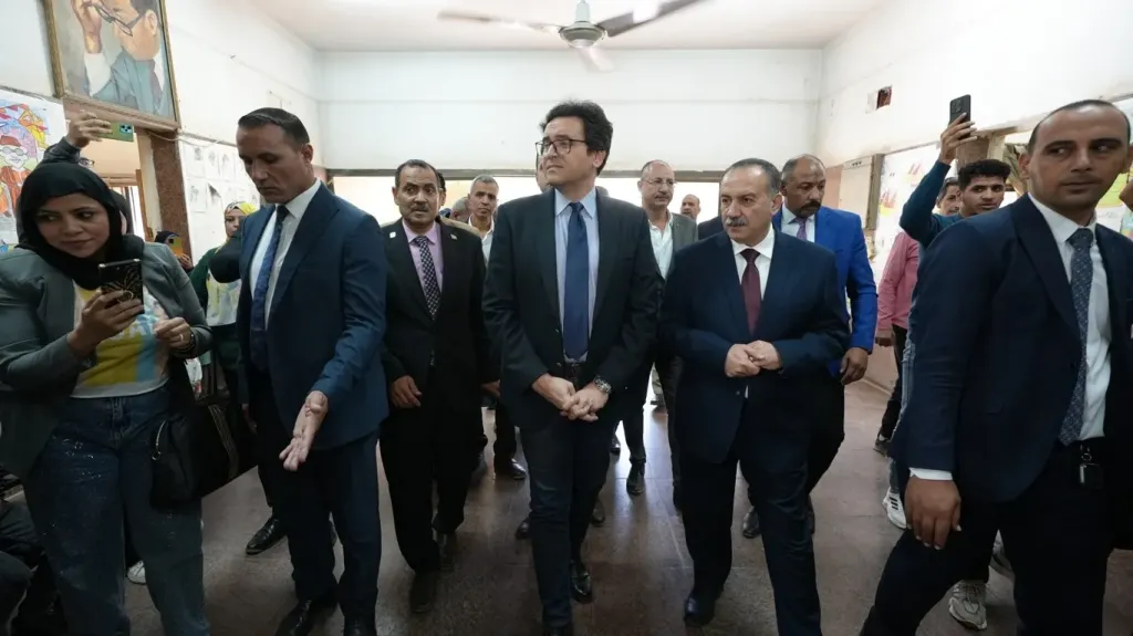 محافظ أسيوط ووزير الثقافة يتفقدان قصر ثقافة أحمد بهاء الدين لبحث سبل تطويره لتعزيز الأنشطة الثقافية