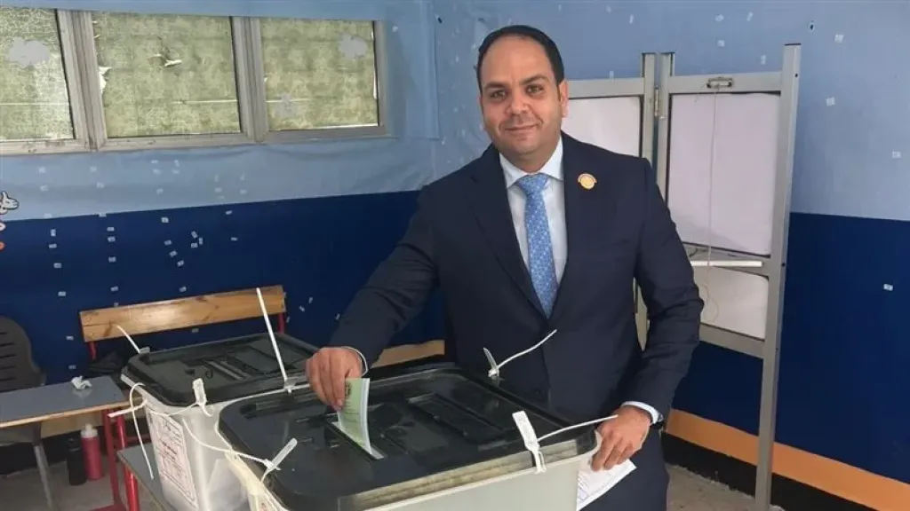 النائب مصطفى متولي