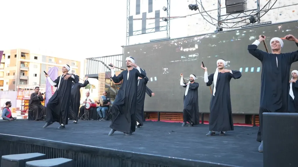 دعماً للإبداع والتراث..  وزير الثقافة يقرر مكافأة 50 من فرق الفنون الشعبية بأسيوط تقديرًا لابدعاتهم