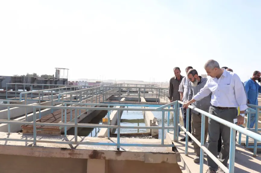 رئيس شركة  مياه البحر الأحمر يؤكد على الإلتزام باجراءات  تأمين وصول المياه للمواطنين خلال تفقده لمحطة الكريمات
