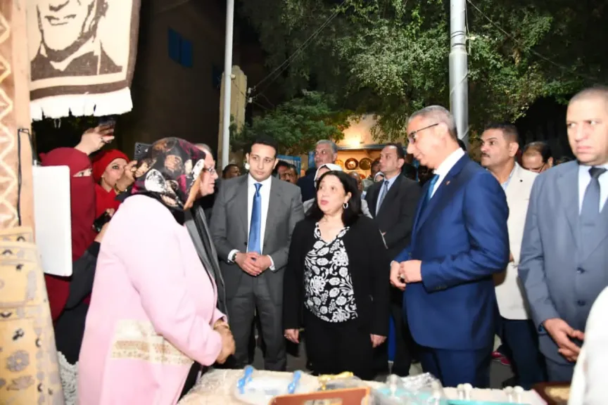 محافظ الفيوم يفتتح مهرجان تونس للخزف والحرف اليدوية في دورته الثانية عشرة