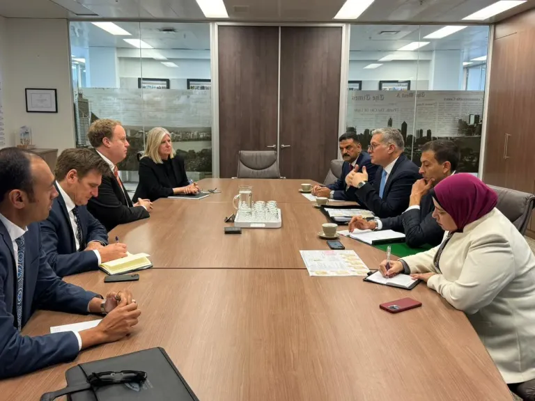 وزير البترول يبدأ زيارة رسمية إلى بيرث لجذب الاستثمارات وتوسيع التعاون في قطاع التعدين  بدأ المهندس كريم بدوي، وزير البترول والثروة