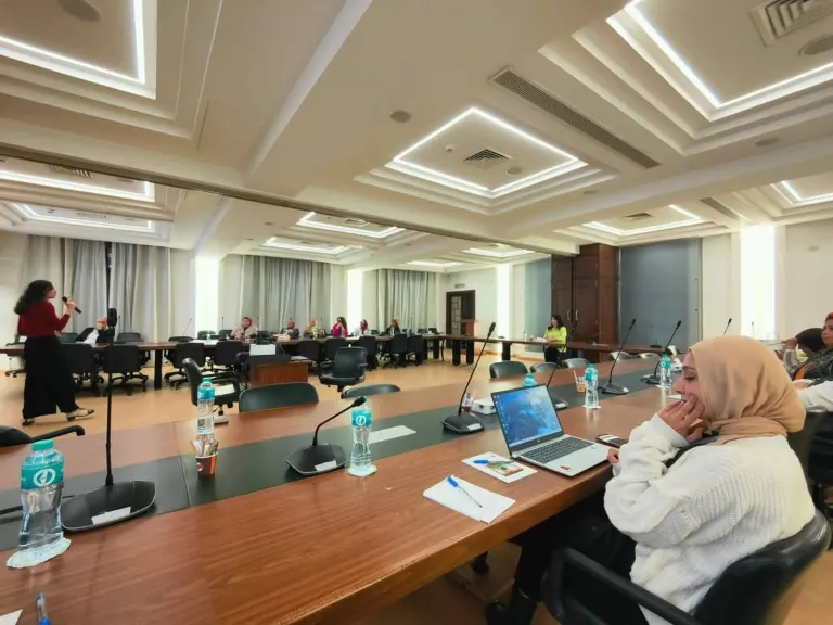 غرفة الإسكندرية تستعرض  تجارب ناجحة لرائدات الاعمال في توظيف تقنيات الذكاء الاصطناعي