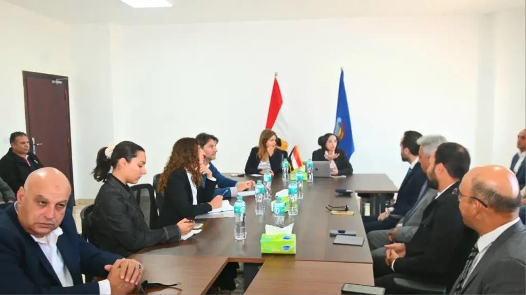 محافظ البحيرة والقنصل الفرنسي تبحثان تعزيز التعاون الاقتصادي والاستثماري