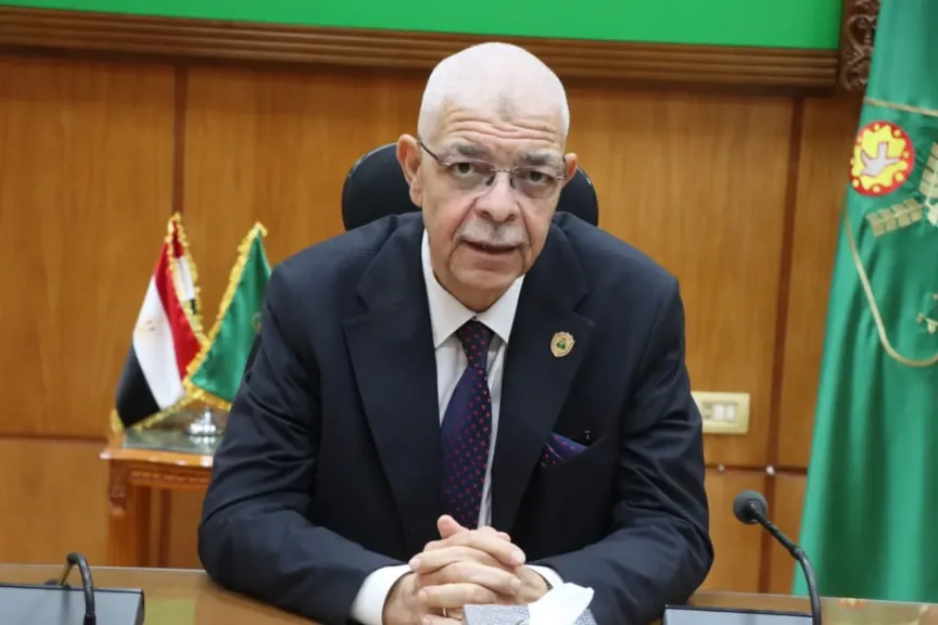 رئيس جامعة المنوفية يترأس اجتماع لجنة الاحتفال بعيد الجامعة الـ49 ويتابع الاستعدادات  لإطلاق الفعاليات