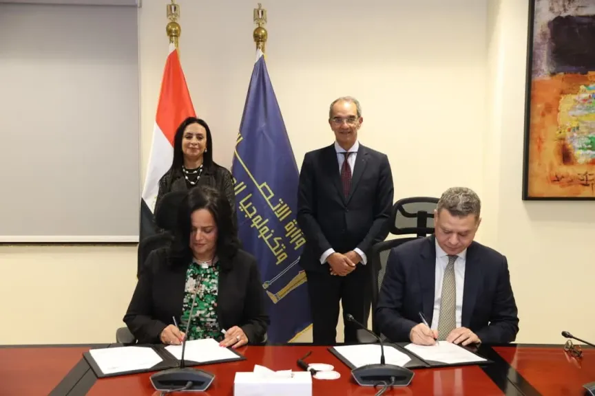 وزير الاتصالات: توفير التدريب  لذوي الاضطرابات العصبية  فى تخصصات تكنولوجية ودمجهم للعمل بقطاع الاتصالات