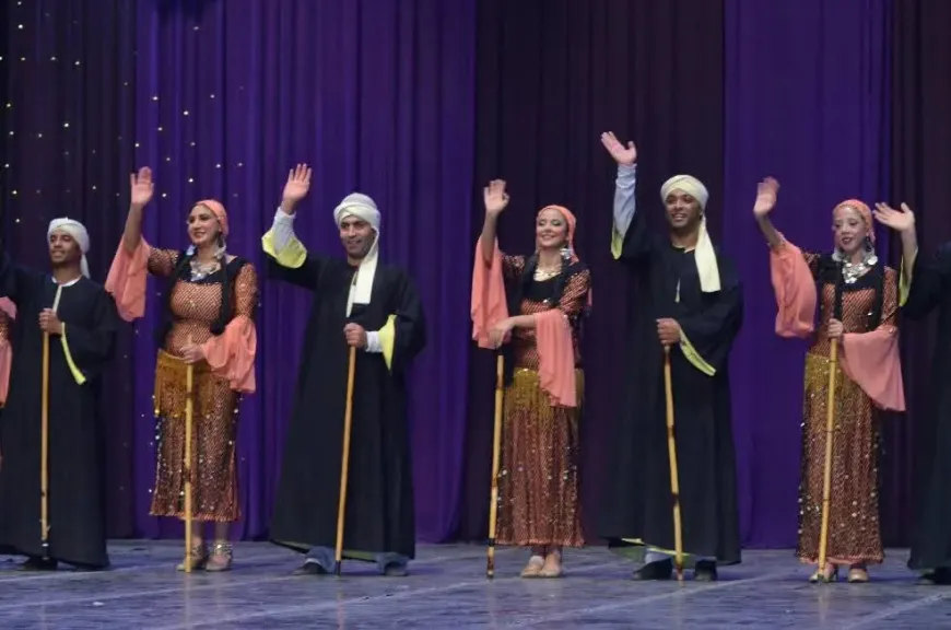 فرقتى القوميه للموسيقى الشعبيه والفنون الشعبية يجتمعون بحفل فنى ساهر علي مسرح البالون