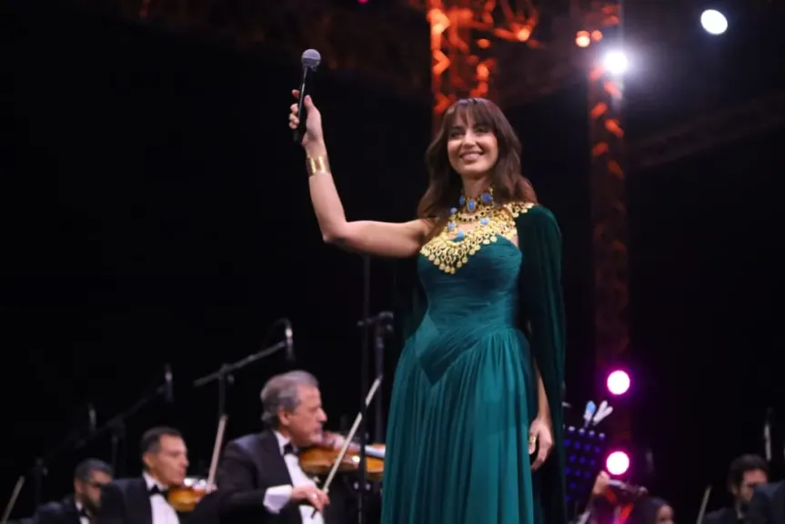 مسرح صدى الأهرامات يتألق في ليلة فنية مميزة علي أنغام ”فايا يونان وعبير نعمة ”