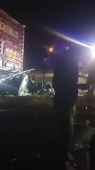 جامبو مع تريلا.. مصرع شخصين وإصابة سائق إثر حادث تصادم سيارتين نقل ثقيل في قنا