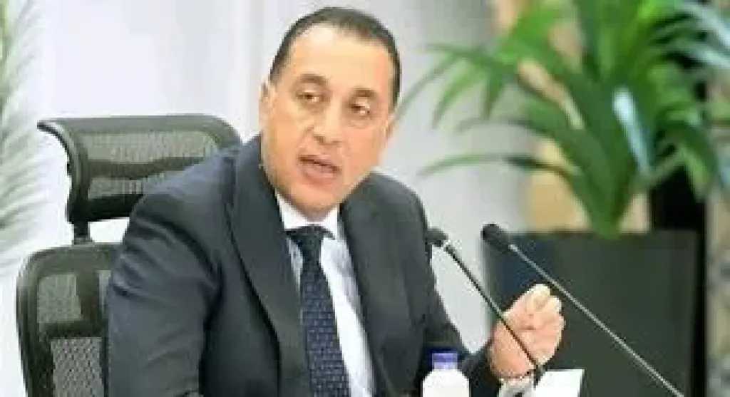 مدبولي يتفقد مشروعات إعادة إحياء القاهرة التاريخية و تحسين البنية التحتية