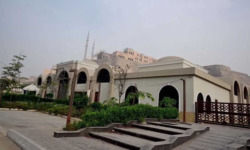 مدبولي: خطط تطوير الطرق والمسارات البديلة وسيلة فعالة لتخفيف حدة الزحام