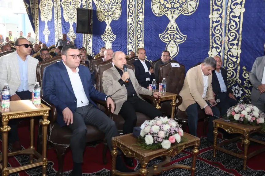 وزير الإسكان ومحافظ كفرالشيخ يستعرضان خطة تنفيذ مشروع محطة مياه الشرب بدقميرة ومراحل العمل بالموقع