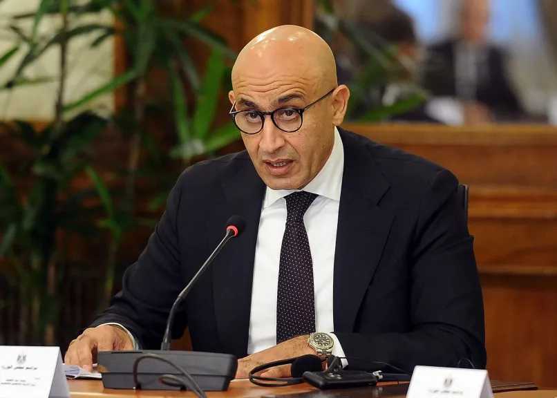 مُعلمة الإسكندرية تفجر مفاجأة عن مديرة المدرسة بعد قرار التعليم بفصل الطلاب