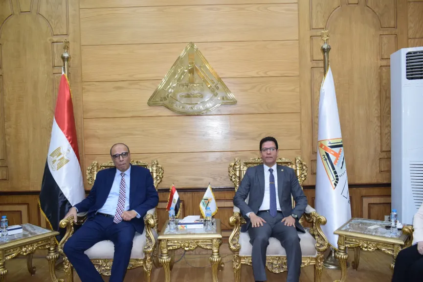 خطوة حاسمة نحو التميز.. فريق الإعتماد المؤسسي يزور تمريض بنها لتقييم البرنامج الأكاديمي