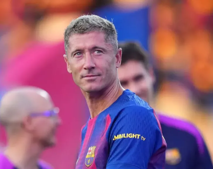 برشلونة يعتلي صدارة الدوري الإسباني بعد هدية ريال مدريد