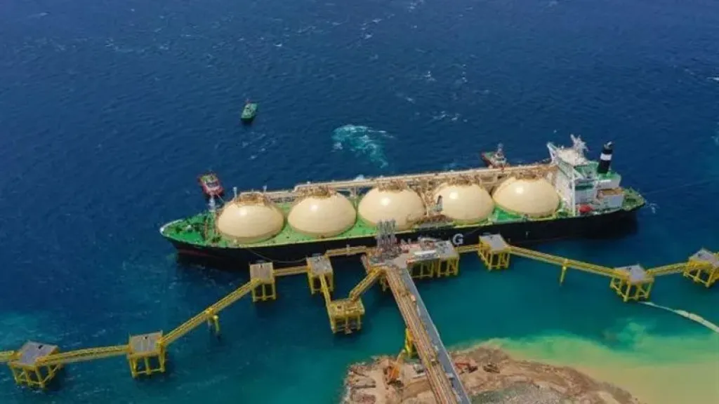 مصر توقف استخدام سفينة التغويز في ميناء العقبة وتعتمد كلياً على منشآتها المحلية