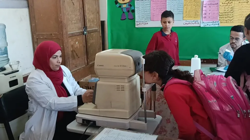 قافلة طبية تنقذ مستقبل الأطفال.. جامعة بنها تكشف على 155 حالة بمدرسة الحرية