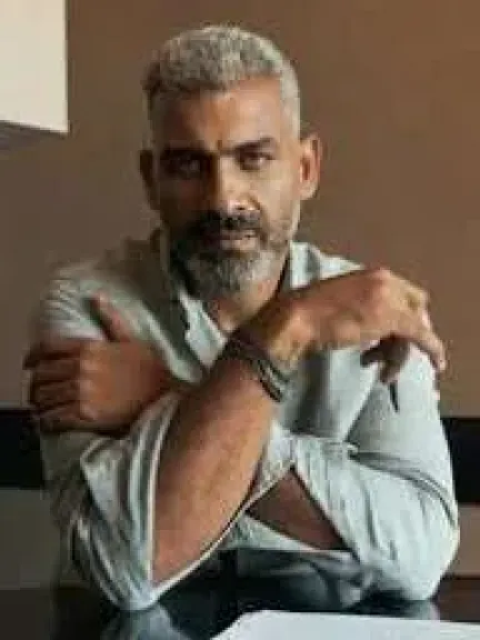 هانى عادل أحدث المنضمين لبطولة مسلسل” قبل وبعد” مع مى عز الدين