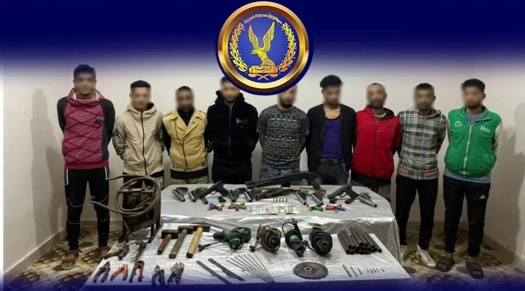 الأمن يقتحم جحور الإجرام.. الإطاحة بورشة تصنيع أسلحة يديرها 9 متهمين خطرين بالخصوص