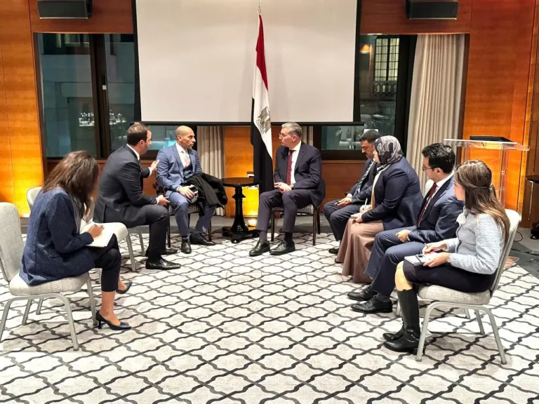 وزير البترول يبحث آليات تمويل مشروعات التعدين مع مؤسسات دولية في ختام زيارته إلى لندن