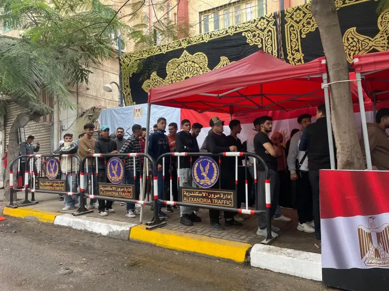 مشاركة شبابية واسعة في جولة الإعادة بالرمل