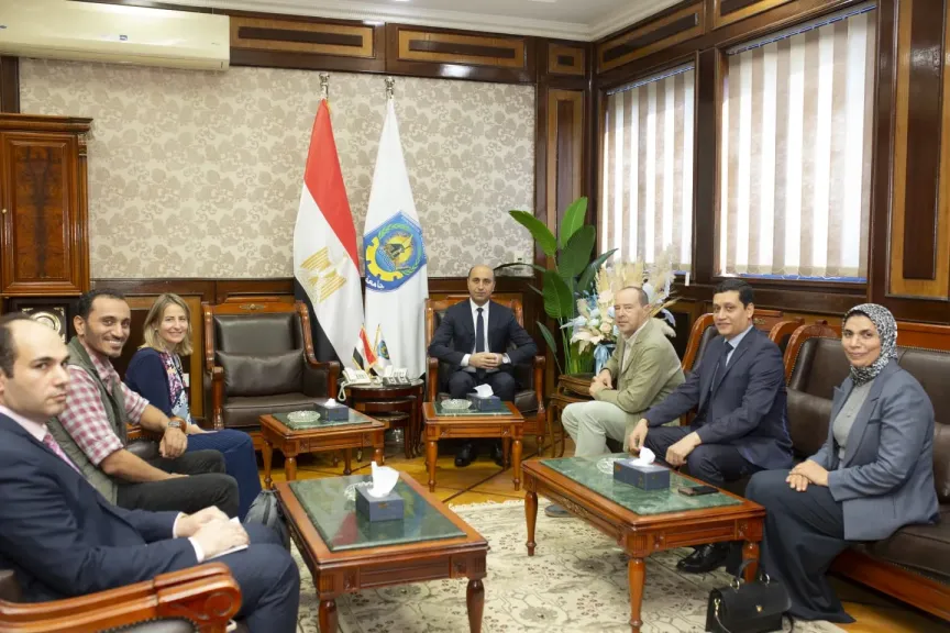 رئيس جامعة دمنهور يبحث سبل التعاون العلمي المشترك مع جامعة إكستريمادورا الإسبانية