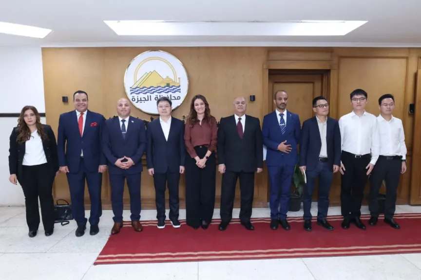 وفد صيني رفيع يلتقي بنائب محافظ الجيزة ومنظومة OMC الاقتصادية  لبحث فرص الاستثمار