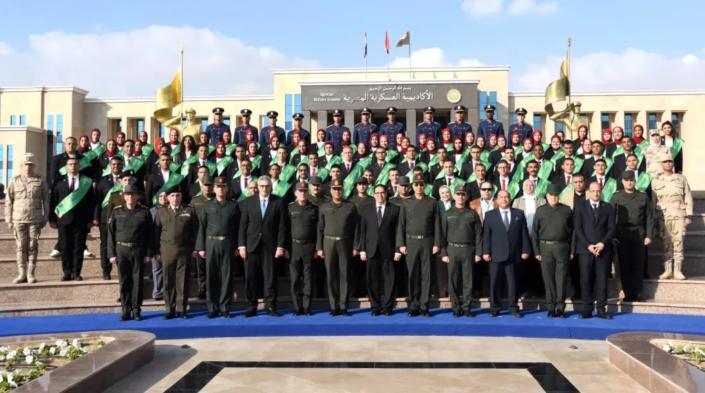 الأكاديمية العسكرية المصرية تنظم حفل إنتهاء دورة تعايش طلبة جامعة القاهرة بالأكاديمية