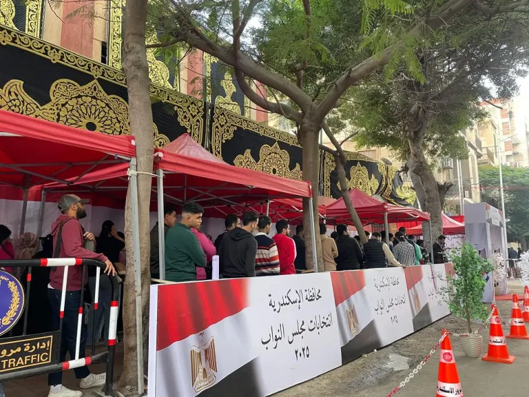 إقبال واسع من الناخبين خلال الساعات الأولى في اليوم الثاني من إعادة الانتخابات بالرمل