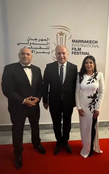 سفير مصر في المغرب يحضر عرض  فيلم ”الست” بمهرجان مراكش السينمائي