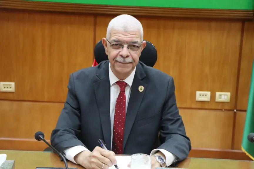 رئيس جامعة المنوفية يعقد يعتمد رؤية استراتيجية جديدة وخطة تطوير شاملة لجميع قطاعات الجامعة وإعادة هيكلة للإدارات