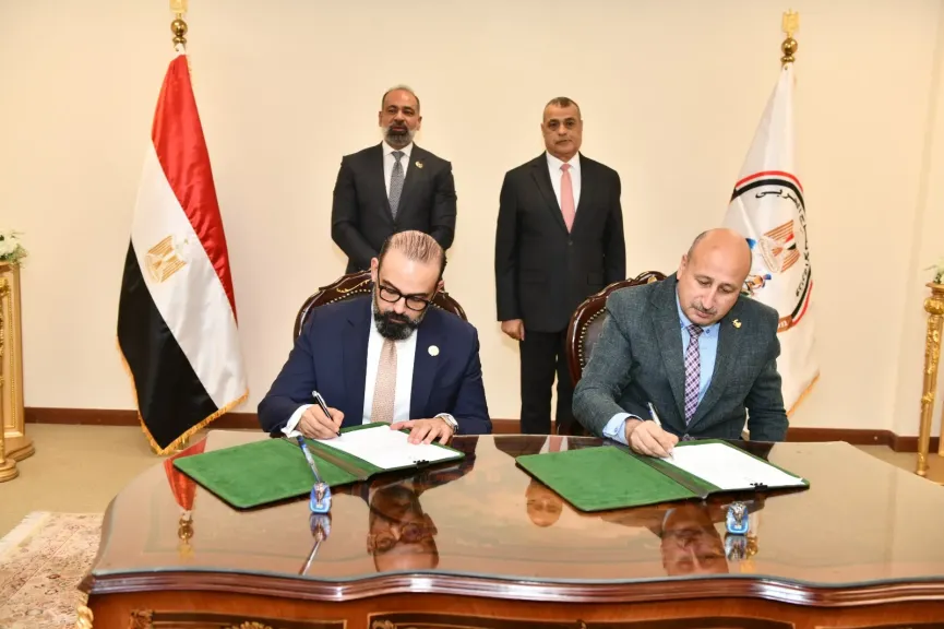 وزير الدولة للإنتاج الحربي يشهد مراسم توقيع عقود للتعاون المشترك في المجال العسكري