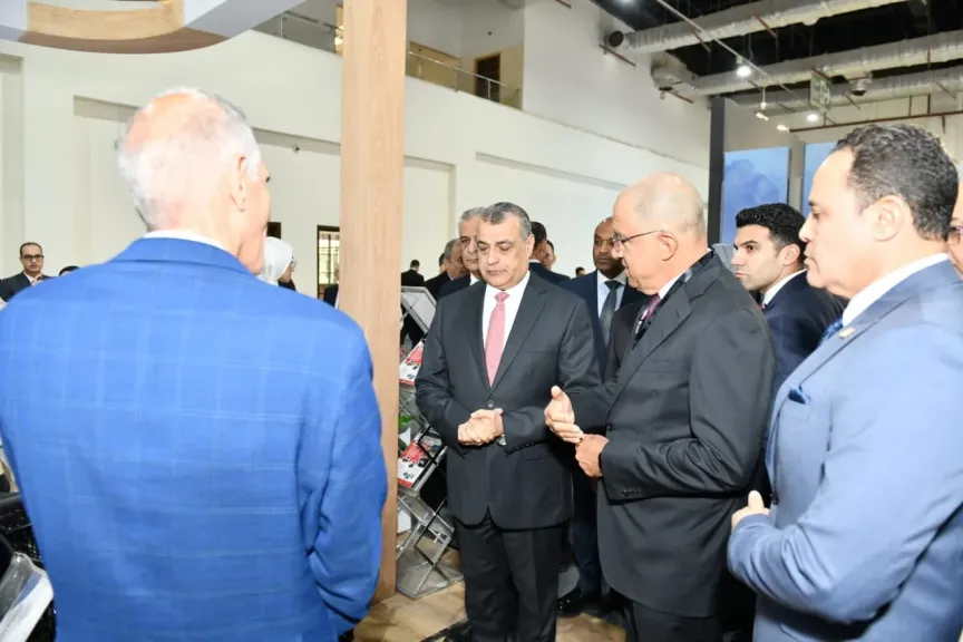 وزير الدولة للإنتاج الحربي يزور أجنحة عدد من الشركات المشاركة بمعرض ”EDEX 2025”
